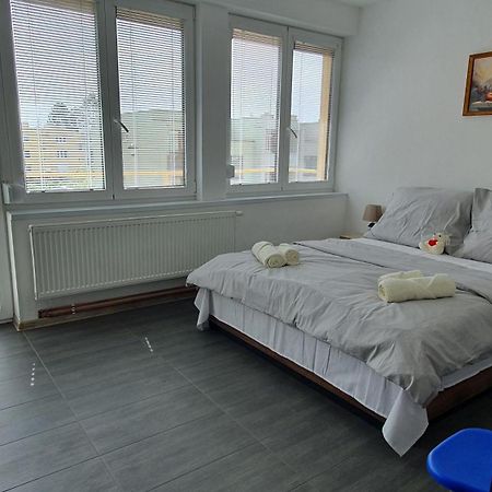 Lilly Home 36 Зноймо Екстериор снимка